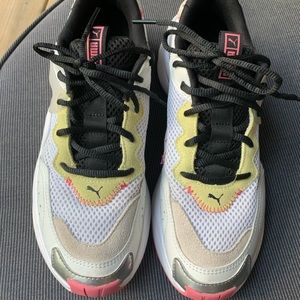 Puma Rise Women’s Sneakers Athletic Shoes Size 9.5